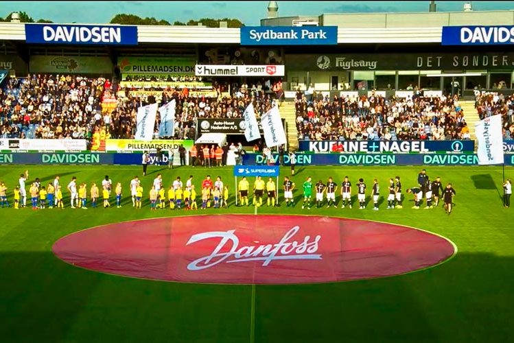 Centre Circle Pitch Banner Danfoss