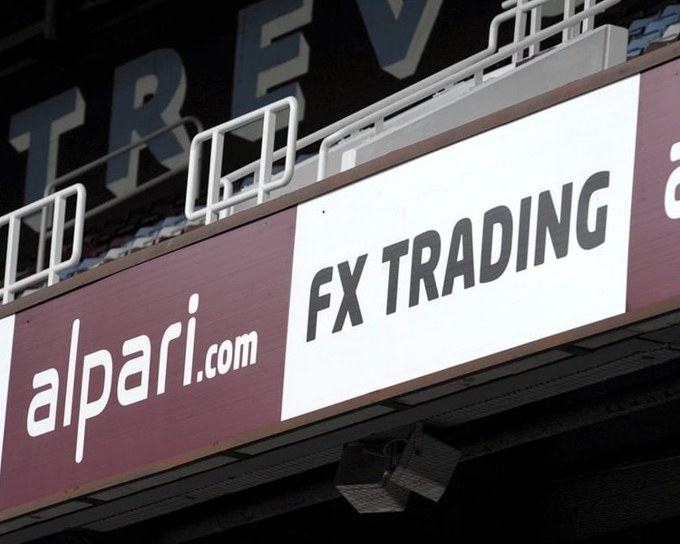 Venue Dressing Top Tiers West Ham