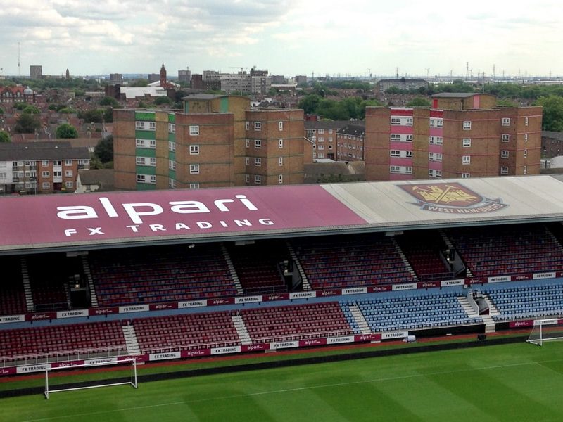 Stadium Exteriors Roof Banner West Ham Alpari